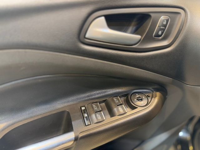 時尚經典型 新車99.9萬 天窗 I-KEY 快撥 定速 多功能方向盤 倒車顯影 電動尾門  第19張相片