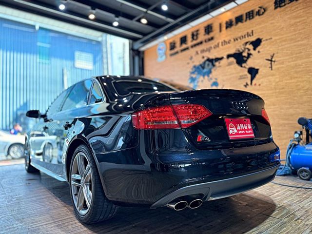 新車326萬 AUDI S4 只跑3萬! 天窗 換檔快撥 定速 電動椅 雙區恆溫  第4張相片