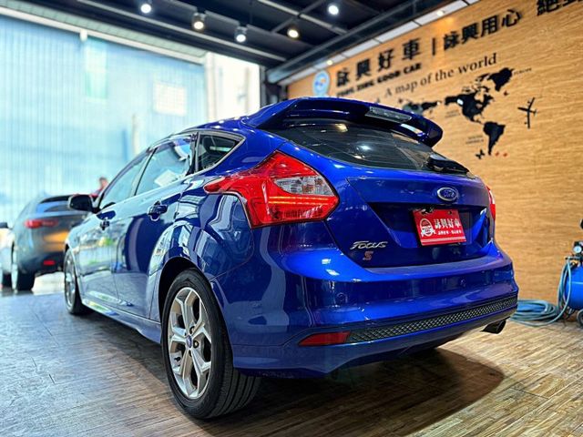 2.0汽油運動版 雙區恆溫 定速 導航 電動後視鏡 歐系底盤安全舒適兼具  第4張相片