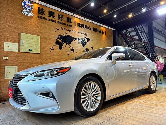 (整備中)豪華版 天窗 12安 I-KEY 摸門 ACC跟車 車道偏移 雙電動椅 恆溫 循跡 定速 ABS  第1張相片