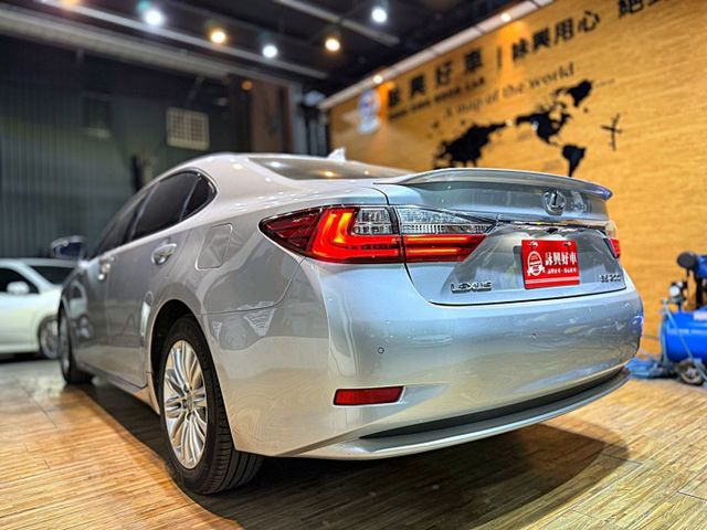 (整備中)豪華版 天窗 12安 I-KEY 摸門 ACC跟車 車道偏移 雙電動椅 恆溫 循跡 定速 ABS  第4張相片
