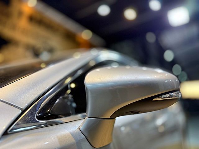 (整備中)豪華版 天窗 12安 I-KEY 摸門 ACC跟車 車道偏移 雙電動椅 恆溫 循跡 定速 ABS  第8張相片