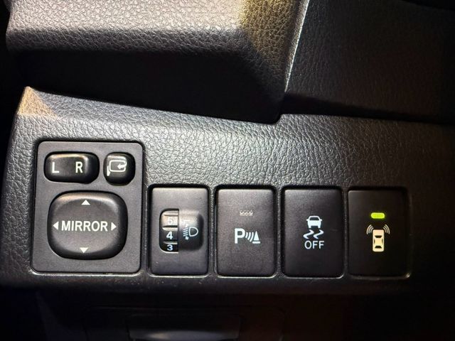 SAFETY+版 I-KEY 定速 恆溫 多媒體影音 導航 倒車顯影 電動後視鏡  第18張相片