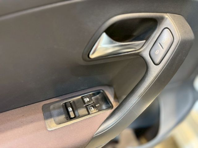 只跑11萬 雙安 多媒體影音系統 導航 小車大空間 安全首選  第19張相片