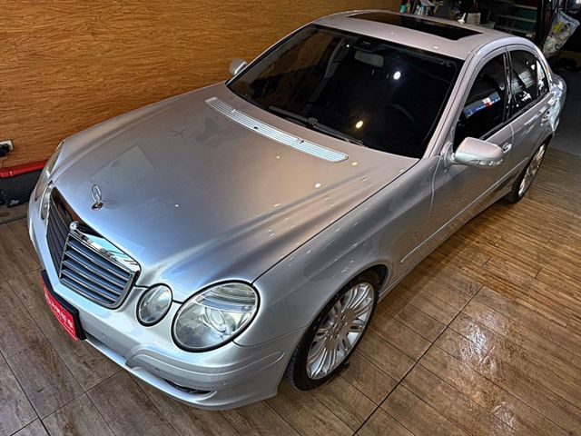 E200K 1.8CC 只跑12萬 天窗 6安 快撥 導航 循跡 定速 雙電動椅 恆溫 ABS 安全首選  第2張相片