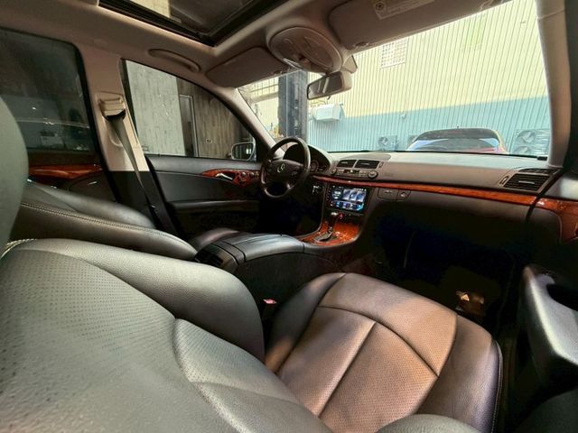 E200K 1.8CC 只跑12萬 天窗 6安 快撥 導航 循跡 定速 雙電動椅 恆溫 ABS 安全首選  第11張相片