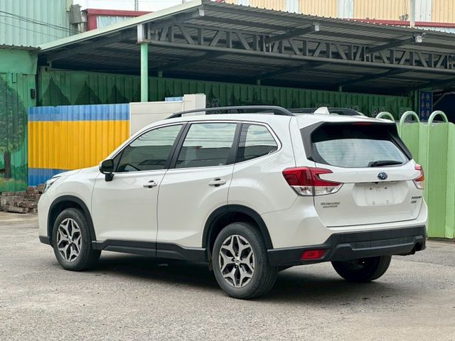 4WD2.0 i-LES版 I-KEY 摸門 7安 快撥 導航 ACC跟車 車道偏移 定速 雙電動椅 恆溫 盲點 ABS  第2張相片