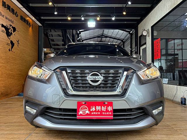 1.5豪華版 I-KEY 6安 摸門 循跡 定速 車道偏移 恆溫 ABS  第3張相片