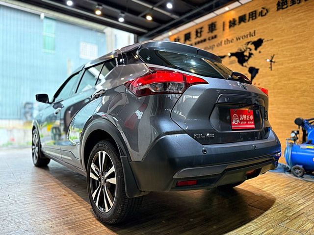 1.5豪華版 I-KEY 6安 摸門 循跡 定速 車道偏移 恆溫 ABS  第4張相片