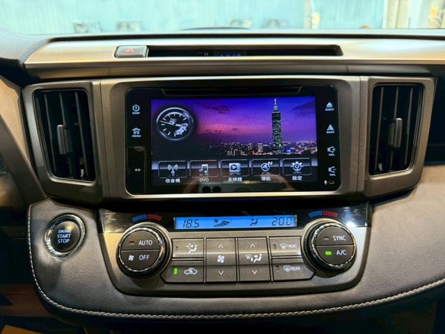 E-HI版 I-KEY 摸門 雙安 導航 定速 電動椅 倒車顯影 恆溫 ABS  第14張相片