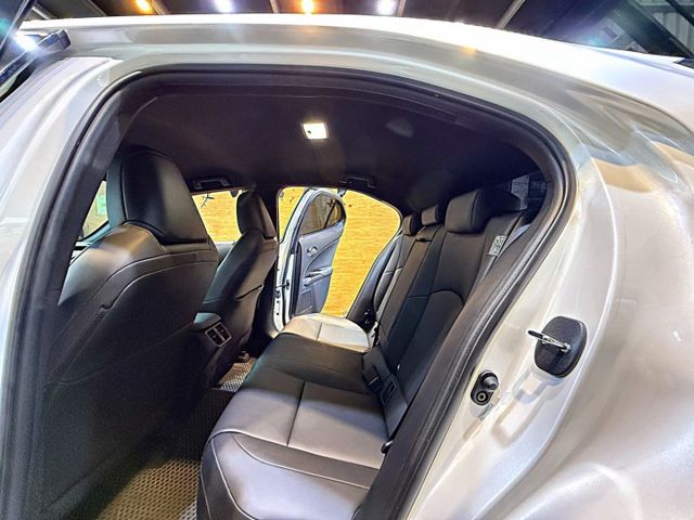 菁英PLUS版 I-KEY 10安 摸門 循跡 ACC跟車 車道偏移 定速 雙電動椅 恆溫 盲點 ABS  第11張相片