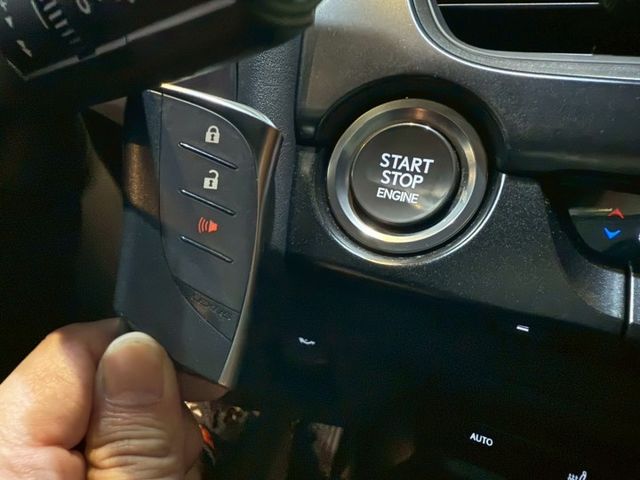 菁英PLUS版 I-KEY 10安 摸門 循跡 ACC跟車 車道偏移 定速 雙電動椅 恆溫 盲點 ABS  第16張相片