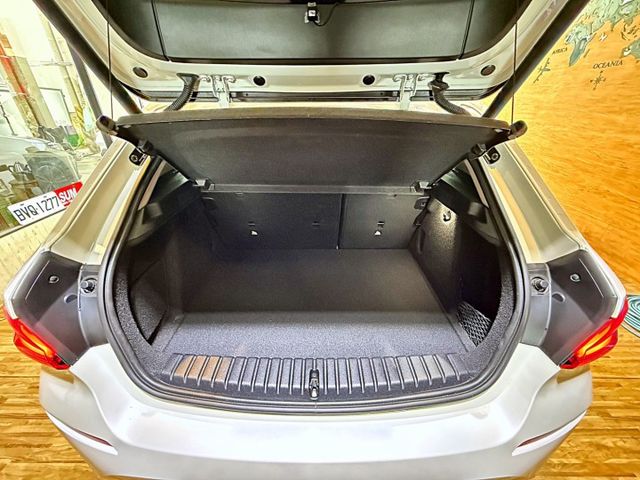 便宜新車40萬 I-KEY ACC跟車 定速 電動椅 導航 倒車顯影 液晶儀表版  第6張相片