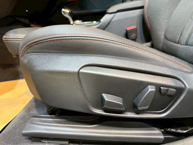便宜新車40萬 I-KEY ACC跟車 定速 電動椅 導航 倒車顯影 液晶儀表版  第17張相片