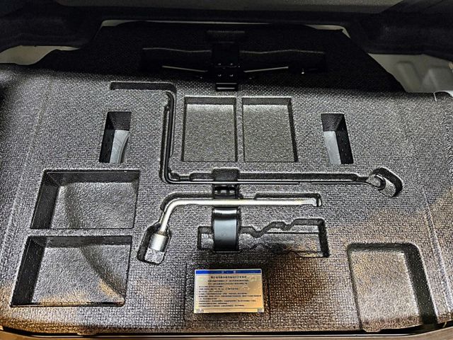 G版 I-KEY 摸門 雙安 導航 循跡 定速 電動椅 恆溫 倒車顯影 ABS 省油首選  第7張相片