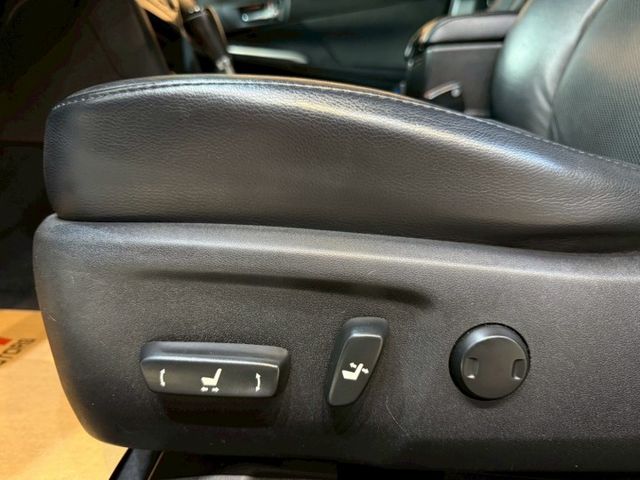 G版 I-KEY 摸門 雙安 導航 循跡 定速 電動椅 恆溫 倒車顯影 ABS 省油首選  第18張相片
