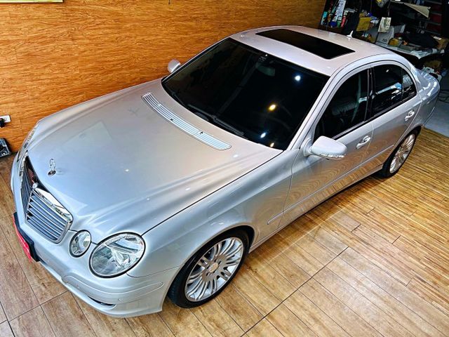 E200K 1.8CC 只跑14萬 天窗 6安 導航 360度環景 倒車顯影 循跡 定速 電動椅  第2張相片