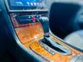 E200K 1.8CC 只跑14萬 天窗 6安 導航 360度環景 倒車顯影 循跡 定速 電動椅  第19張縮圖