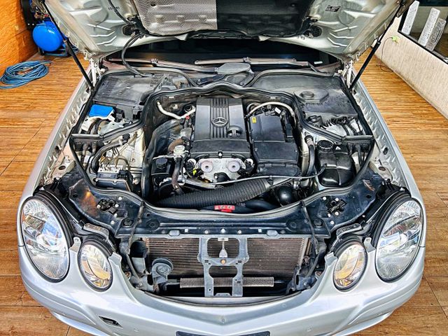 E200K 1.8CC 只跑14萬 天窗 6安 導航 360度環景 倒車顯影 循跡 定速 電動椅  第20張相片