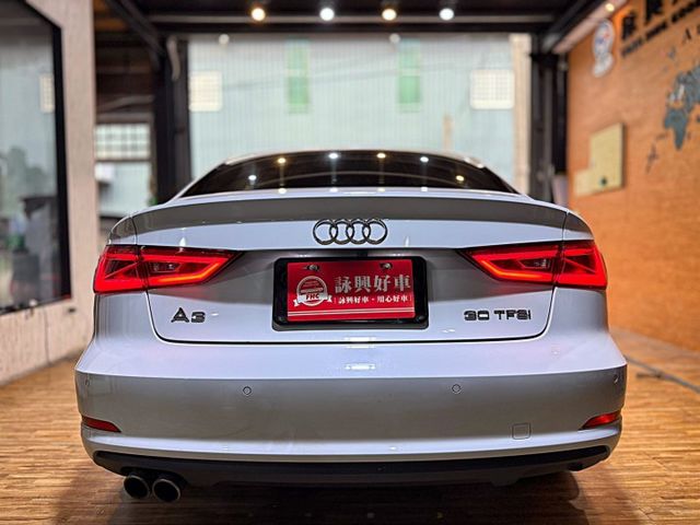 30TFSI 快撥 多媒體影音系統 倒車顯影 電動椅 恆溫 定速 安全首選  第5張相片