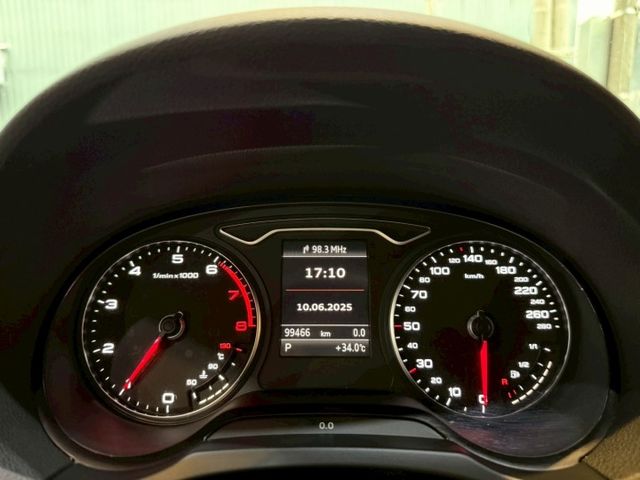 30TFSI 快撥 多媒體影音系統 倒車顯影 電動椅 恆溫 定速 安全首選  第13張相片