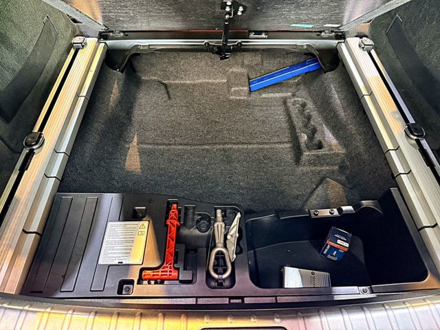 XDRIVE 35I 新車371萬  天窗 I-KEY 360環景 倒車顯影 多媒體影音 導航 電動椅  第8張相片