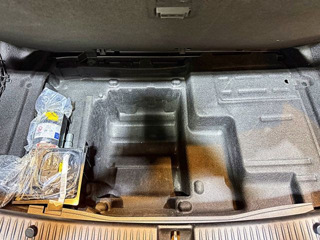 C200 I-KEY 記憶電動椅 快撥 恆溫 多功能方向盤 安全首選  第7張相片