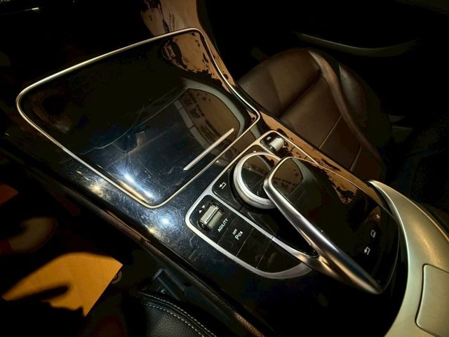 C200 I-KEY 記憶電動椅 快撥 恆溫 多功能方向盤 安全首選  第19張相片