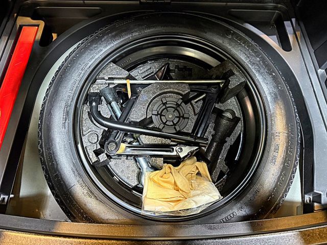 T4旗艦版 I-KEY 全景天窗 9安 摸門 循跡 ACC跟車 車道偏移 定速 電動椅 恆溫 盲點 ABS  第8張相片