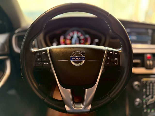 T4旗艦版 I-KEY 全景天窗 9安 摸門 循跡 ACC跟車 車道偏移 定速 電動椅 恆溫 盲點 ABS  第13張相片