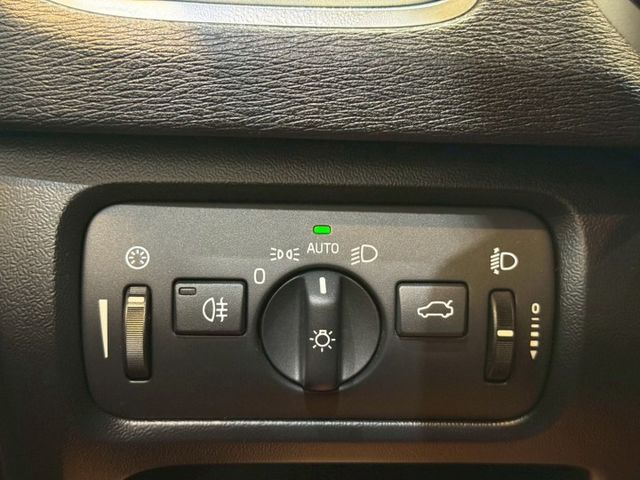 T4旗艦版 I-KEY 全景天窗 9安 摸門 循跡 ACC跟車 車道偏移 定速 電動椅 恆溫 盲點 ABS  第19張相片