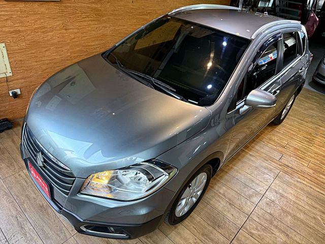 Crossover 1.6GL PLUS I-key 7安 摸門 快撥 循跡 定速 恆溫 ABS  第2張相片