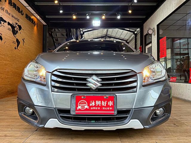 Crossover 1.6GL PLUS I-key 7安 摸門 快撥 循跡 定速 恆溫 ABS  第3張相片