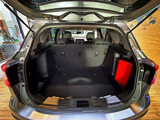 Crossover 1.6GL PLUS I-key 7安 摸門 快撥 循跡 定速 恆溫 ABS  第6張相片