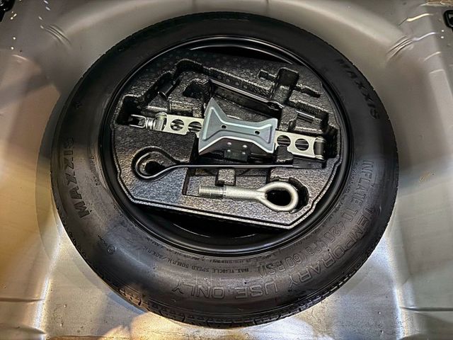 Crossover 1.6GL PLUS I-key 7安 摸門 快撥 循跡 定速 恆溫 ABS  第8張相片