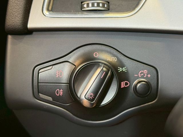 A4 AVANT 25TFSI 6安 快撥 循跡 定速 恆溫 雙電動椅 ABS  第18張相片