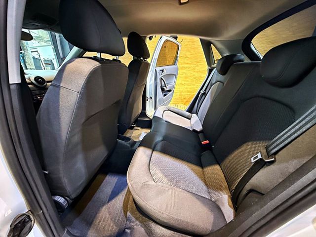 1.4 TFSI 6安 換檔快撥 定速 恆溫 ABS 安全首選  第13張相片