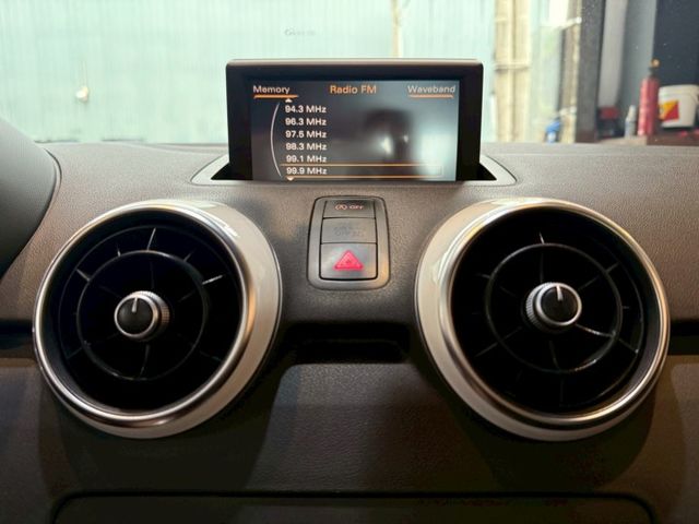 1.4 TFSI 6安 換檔快撥 定速 恆溫 ABS 安全首選  第17張相片