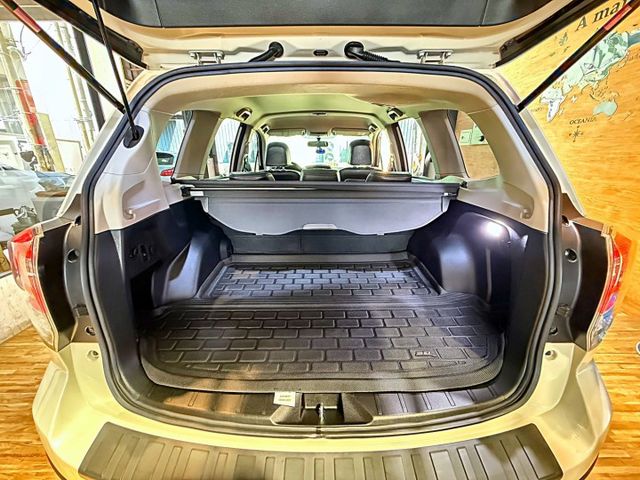 2.0 I-L 4WD I-KEY 7安 摸門電尾門 快撥 導航 循跡 電動椅 定速 恆溫 ABS 安全首選  第6張相片