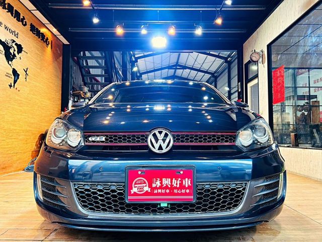 就是要GTI 天窗 11安 換檔快撥 定速 恆溫 多功能方向盤 循跡 ABS  第3張相片