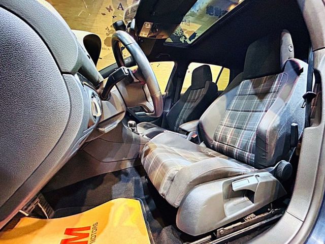 就是要GTI 天窗 11安 換檔快撥 定速 恆溫 多功能方向盤 循跡 ABS  第12張相片