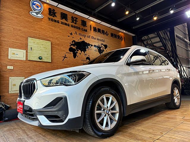 20年式 18I I-KEY 摸門 10安 電尾門 導航 循跡 雙電動椅 定速 恆溫 ABS  第1張相片