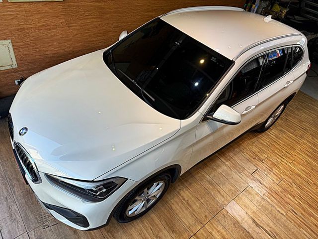 20年式 18I I-KEY 摸門 10安 電尾門 導航 循跡 雙電動椅 定速 恆溫 ABS  第2張相片