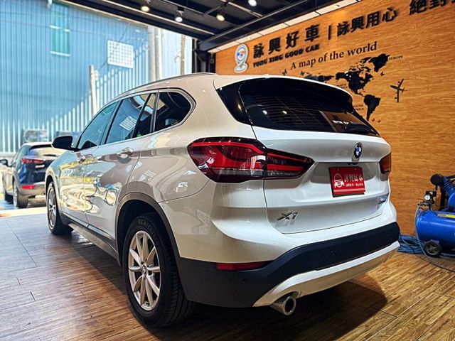 20年式 18I I-KEY 摸門 10安 電尾門 導航 循跡 雙電動椅 定速 恆溫 ABS  第4張相片