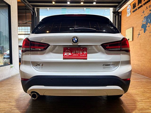 20年式 18I I-KEY 摸門 10安 電尾門 導航 循跡 雙電動椅 定速 恆溫 ABS  第5張相片