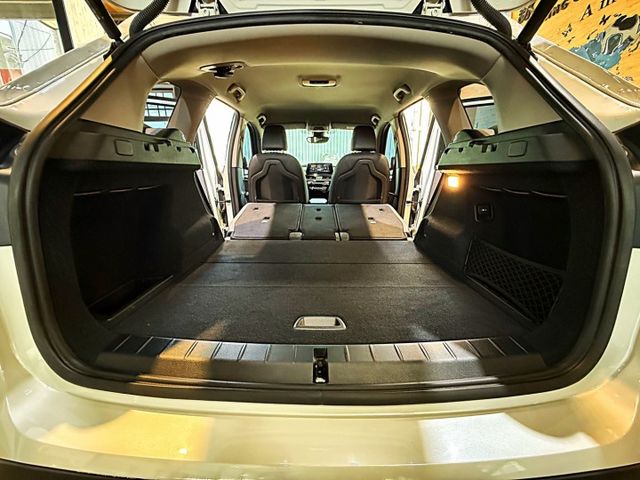 20年式 18I I-KEY 摸門 10安 電尾門 導航 循跡 雙電動椅 定速 恆溫 ABS  第7張相片