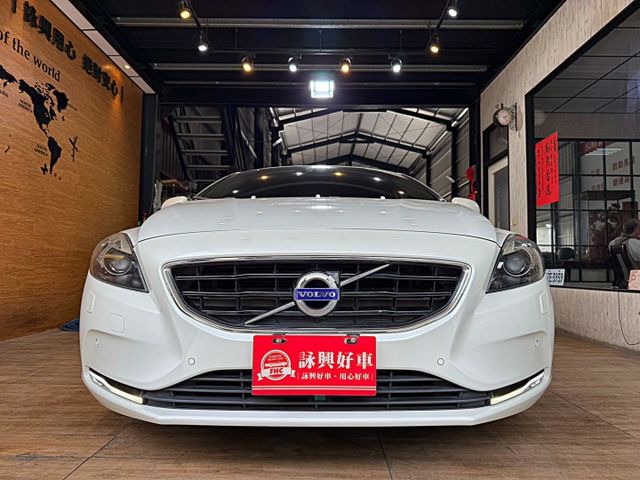 T3豪華版 I-KEY 摸門 9安 快撥 循跡 雙電動椅 恆溫 定速 盲點 停車輔助 ABS  第3張相片