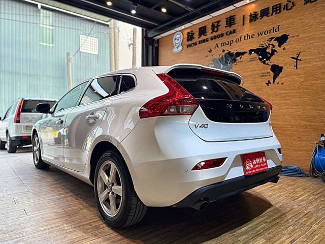 T3豪華版 I-KEY 摸門 9安 快撥 循跡 雙電動椅 恆溫 定速 盲點 停車輔助 ABS  第4張相片