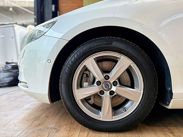 T3豪華版 I-KEY 摸門 9安 快撥 循跡 雙電動椅 恆溫 定速 盲點 停車輔助 ABS  第9張相片