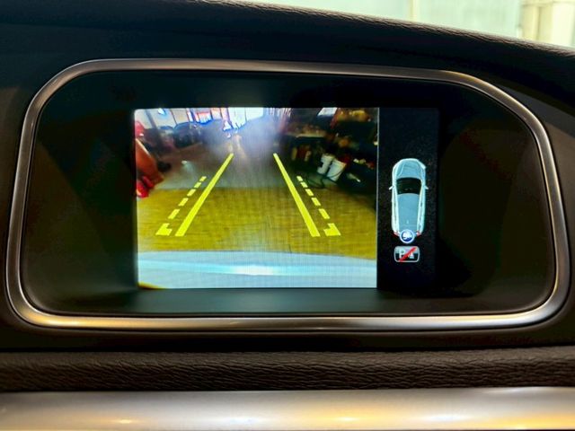 T3豪華版 I-KEY 摸門 9安 快撥 循跡 雙電動椅 恆溫 定速 盲點 停車輔助 ABS  第14張相片